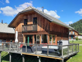 Cosy Holiday Home in Sankt Georgen ob Murau with bubble bath on the terrace